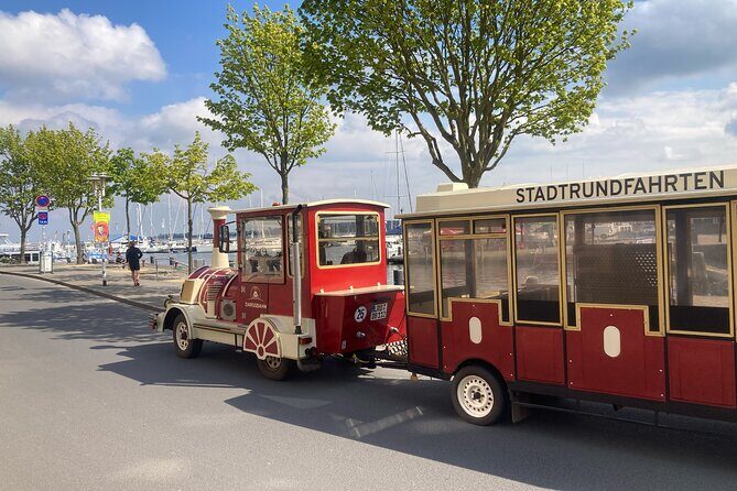 Tour through the historic old town of Stralsund - Külpstraße to Neuer Markt: town hall views, ponds, fortifications, and ramparts