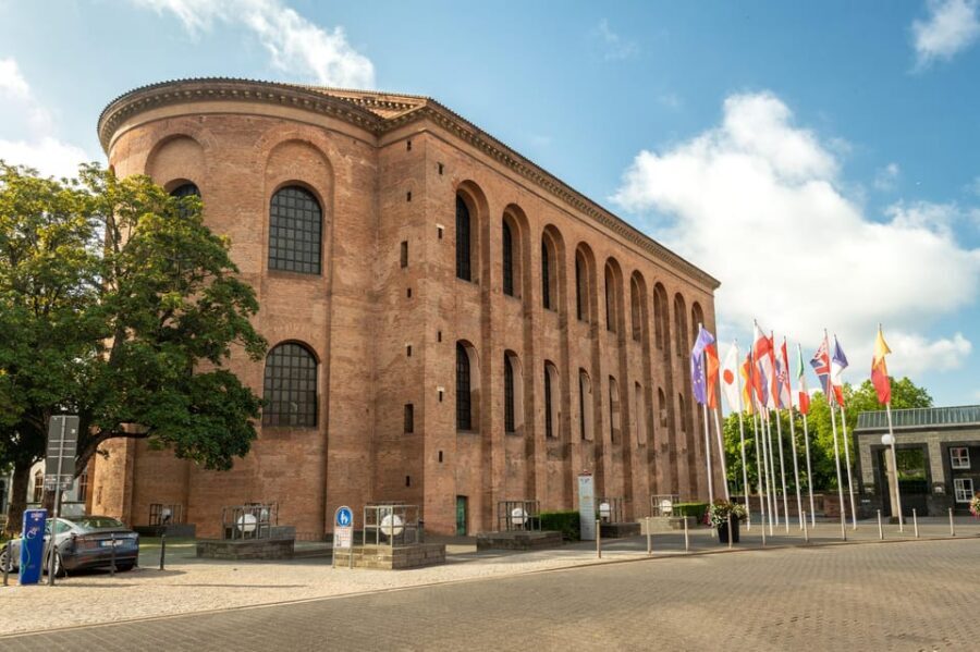 Trier: City Walking Tour - Aula Palatina and Kurfürstliches Palais: finishing with imperial theatre