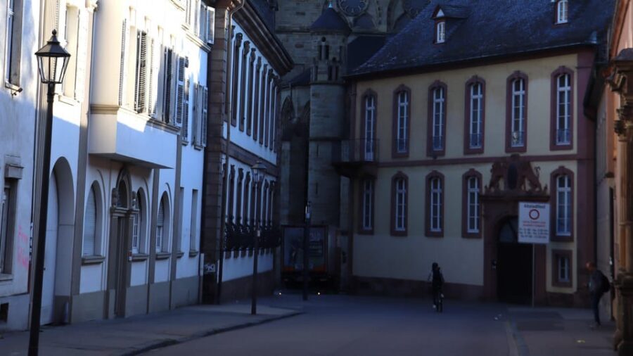 Trier: Early morning tour without the hustle and bustle and with less noise - Meet at Porta Nigra and get your bearings fast