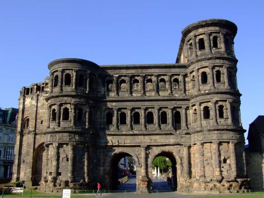 Trier, Moselle: Wine excursion with boat trip - The vintage bus ride to Trier’s vineyards zone