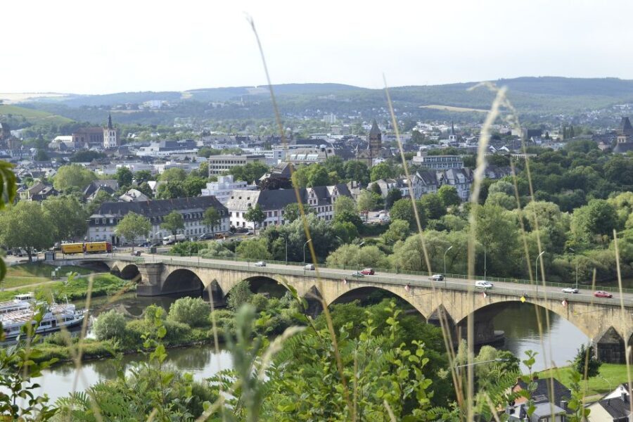 Trier: Private Walking Tour with a Local Guide - Strolling the main market and the Market Cross trading hub