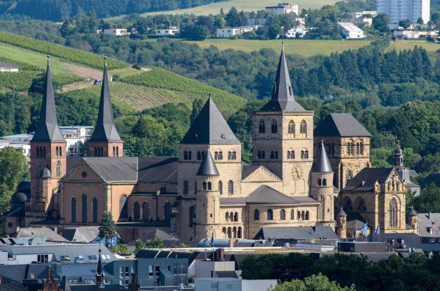 Trier: Private Walking Tour with a Local Guide - Getting your bearings at Hotel Römischer Kaiser (and why it helps)