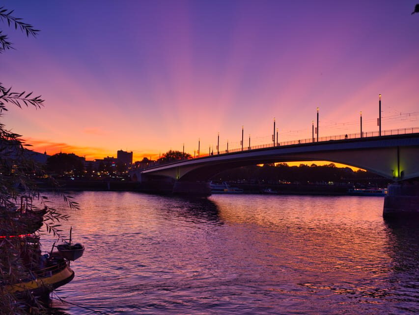 typical Cologne evening cruise on board of Moby Dick in Bonn - Who this Cologne evening cruise suits best