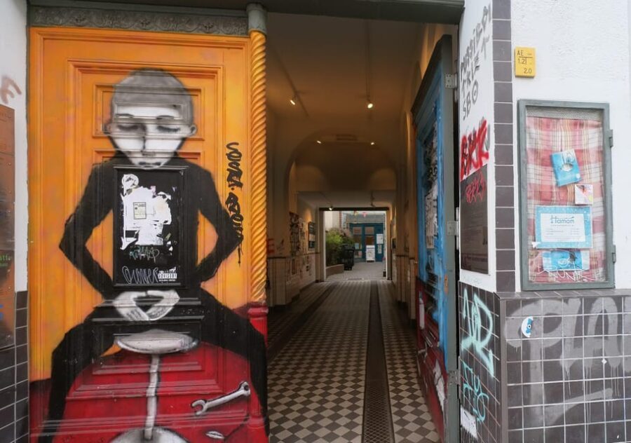 Understanding Kreuzberg: The roots of local (sub)culture - The finish at Kottbusser Tor: end where the action keeps moving