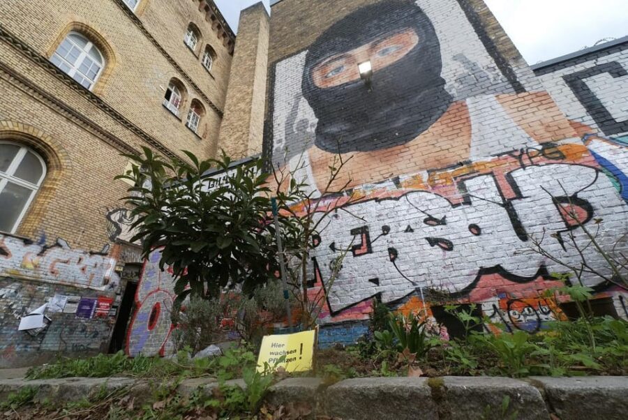 Understanding Kreuzberg: The roots of local (sub)culture - Schillingbrücke and the first walking chunk: reading the district as a story
