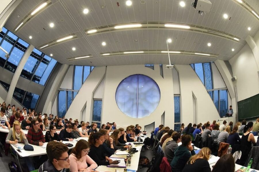 University of Leipzig: Guided Campus Walking Tour - Starting at the New Augusteum: First Views and Fast Context