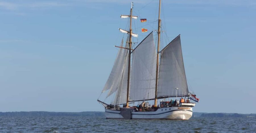 Usedom: Sailing tour on an exclusive tall ship Wednesday - Entering Weisse Düne: what an over-100-year ship changes