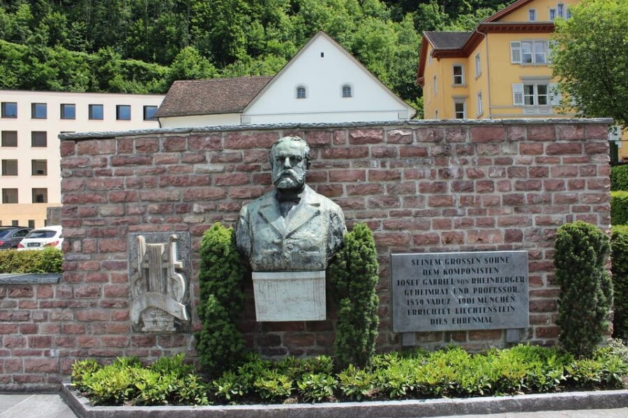 Vaduz: Surprise Walk of the city with a local - How the local’s checklist changes the route for you