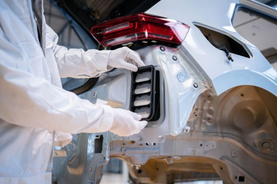 Volkswagen ID.3 "Do it yourself" Tour - Transparent Factory First Look: Dresden’s Glass-Walled Car Lab