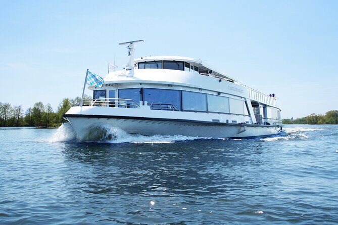 Walhalla tour by boat in Regensburg - The Walhalla stop: quick dock access, then a serious climb