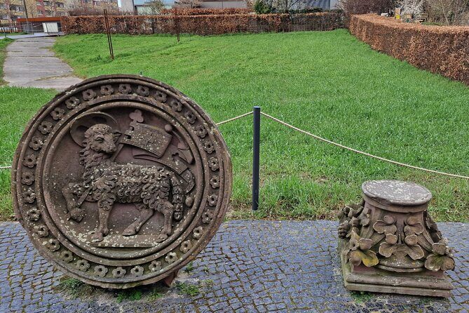 Walking on the Wall: 3-Hour Tour in Berlin - Pacing, breaks, and how to dress for this kind of walk