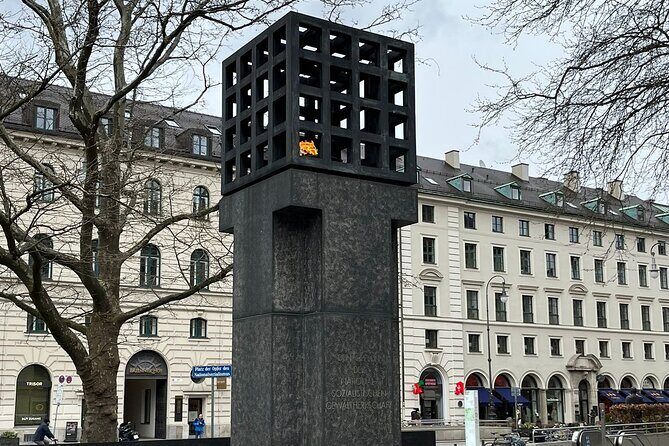 Walking Tour on Origins of Nazism in Munich - English - Haus der Kunst and Hofgarten: Propaganda Space and the Power of Planning