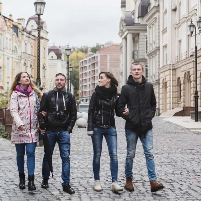 Weimar: Express Walk with a Local in 60 minutes - Markt 10 to Neptune fountain: start smart in Weimar