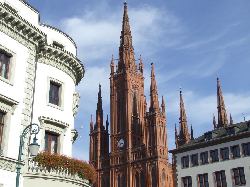 Wiesbaden Biebrich: Outdoor Escape Game - Marienplatz Start: Getting Oriented Before the Clues Fly