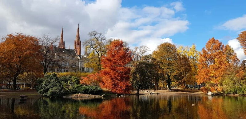 Wiesbaden: City whispers - Starting at the Tourist Information Center