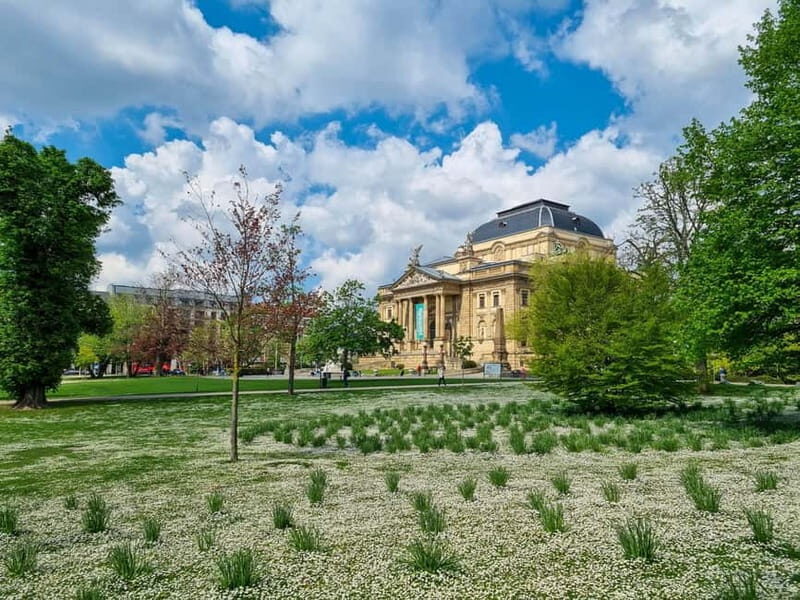 Wiesbaden: Cultural diversity - public tour - Sculpture and public artworks along Wiesbaden’s culture mile