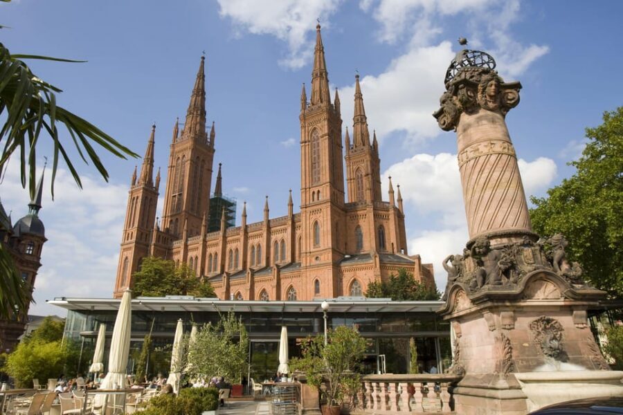Wiesbaden: Express Walk with a Local - Meeting at Europa pharmacy on Rheinstraße 31