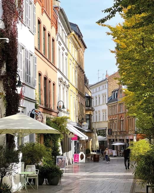 Wiesbaden: Schnuppertour - public tour - Kurhaus and State Theatre: the spa-town vibe you can recognize fast