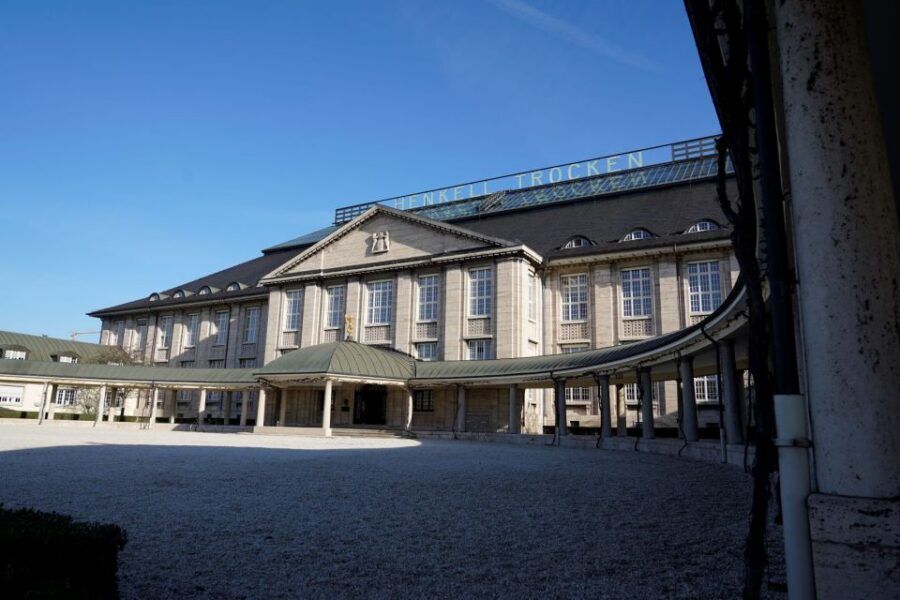Wiesbaden: Sparkling Winemaking Tour with 3-Glass Tasting - Arriving at Henkell Freixenet’s Marble Hall in Wiesbaden