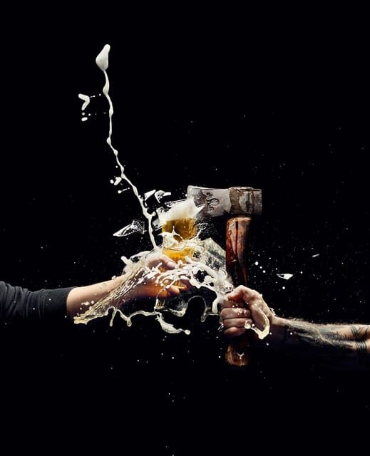 WOODCUTTER - AXE THROWING & BAR EXPERIENCE IN FRANKFURT - Before You Throw: The Safety Briefing That Makes It Feel Confident