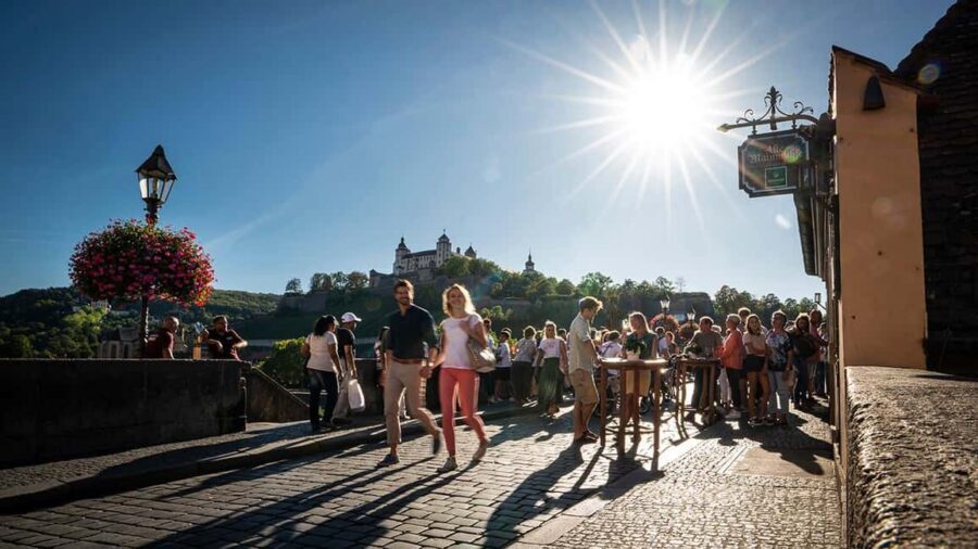 Würzburg: Brückenschoppen (guided tour with wine) - Key things to know before you go