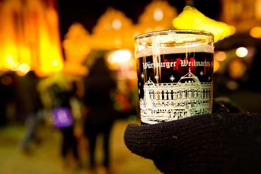 Würzburg: Brückenschoppen Winter Edition (guided tour with mulled wine) - The Falkenhaus meeting point: where you start and how you’ll find the group