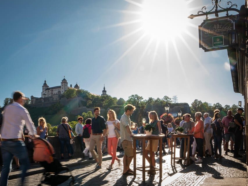Würzburg: Guided Tour with Franconian wine - Starting at the Falkenhaus: Easy to Find, Fast to Begin