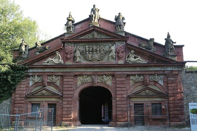Würzburg Romantic Road Castle or Residence or City Private Tour - Weihnachtsmarkt at Domplatz: the stories behind the stalls